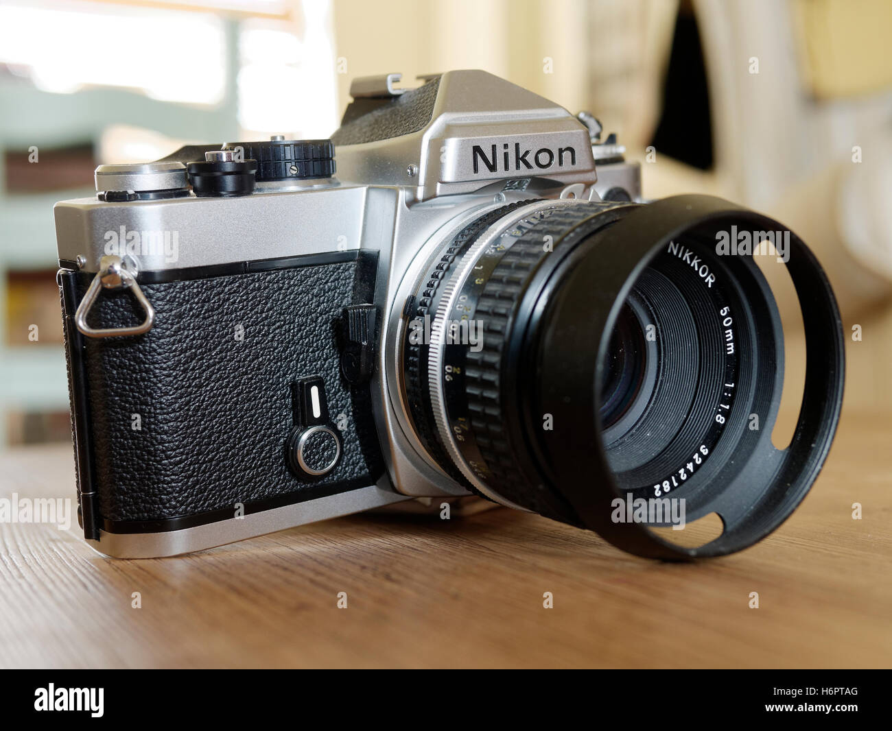 Nikon FE fotocamera a pellicola Foto stock - Alamy