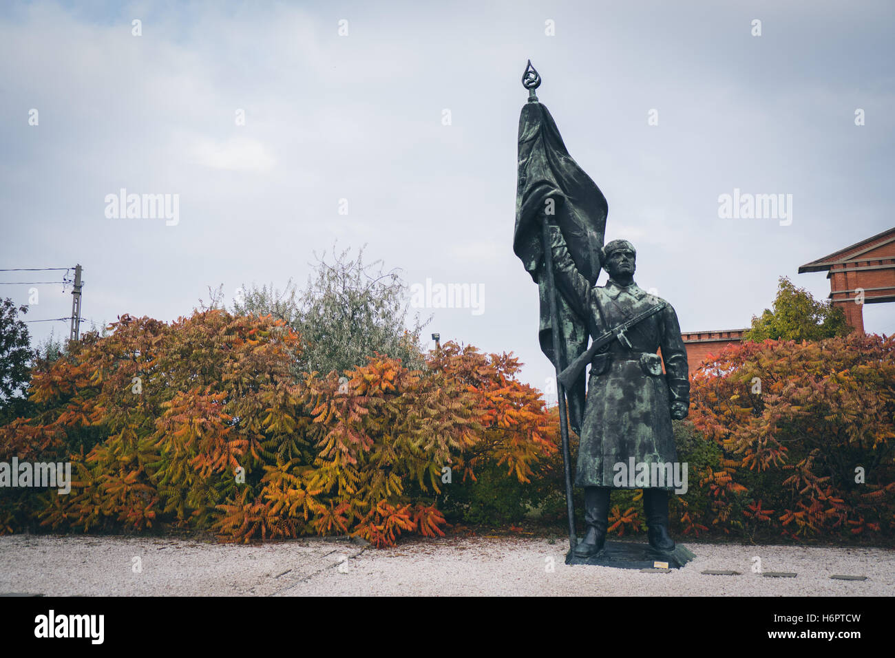 Soldato comunista statua Memento Park, Budapest. Foto Stock