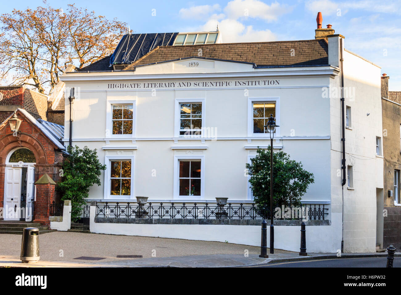 La Highgate letterari e istituzione scientifica su South Grove, Highgate Village, London, Regno Unito Foto Stock