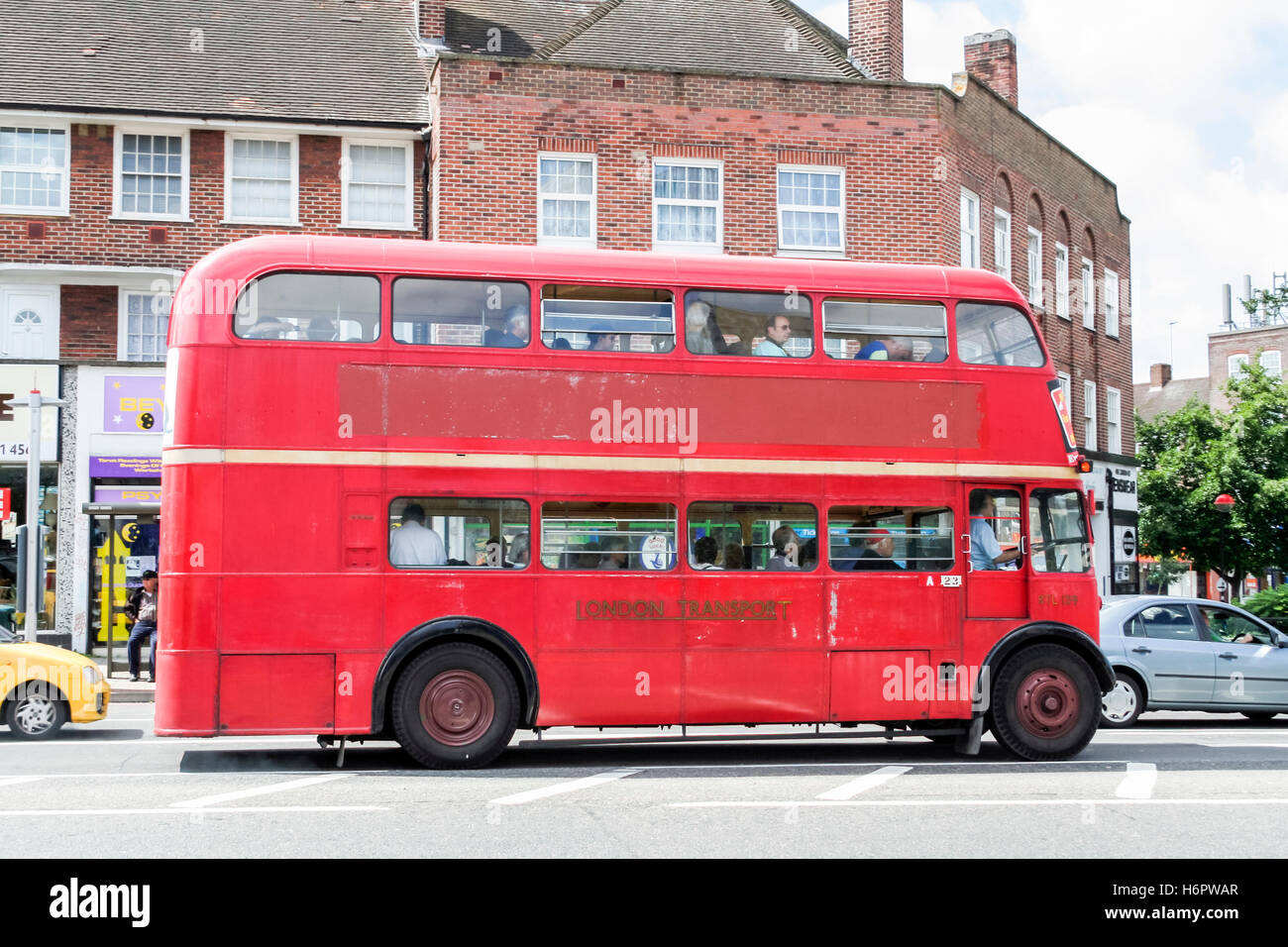 1949 Leyland 7RT red double-decker bus139 RTL in London Transport livrea, North Cheam, Greater London, 2008 Foto Stock