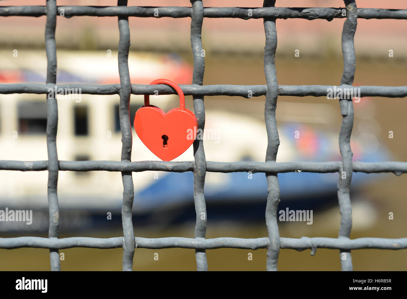 Amore lucchetto al porto di Amburgo Foto Stock