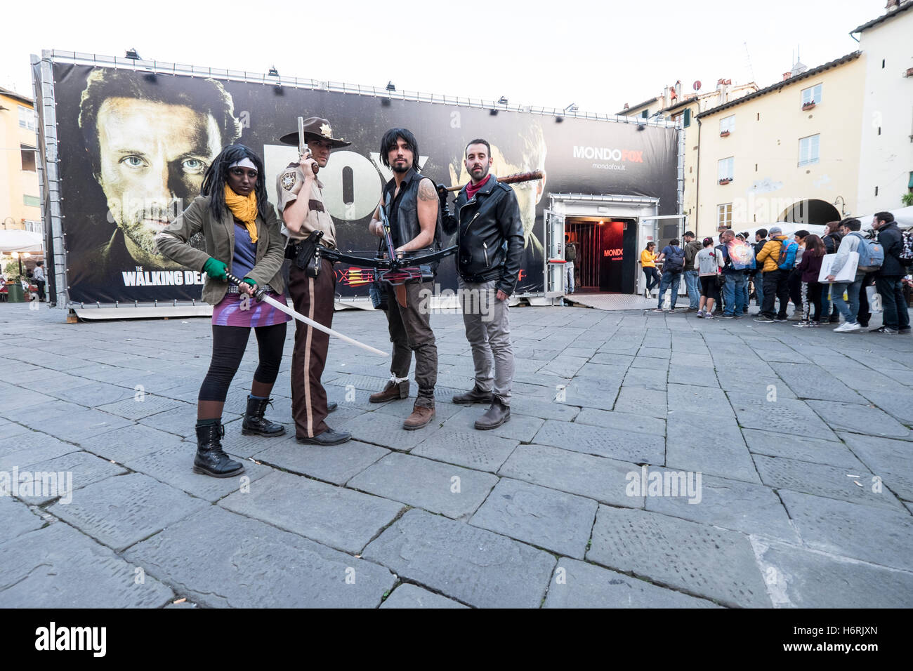 Lucca, Italia. 31 ottobre, 2016. Cosplayers vestito a Lucca Comics and Games 2016. Lucca Comics è la più importante manifestazione dedicata al fumetto e giochi in Italia. Credito: Tony Anna Mingardi/risveglio/Alamy Live News Foto Stock