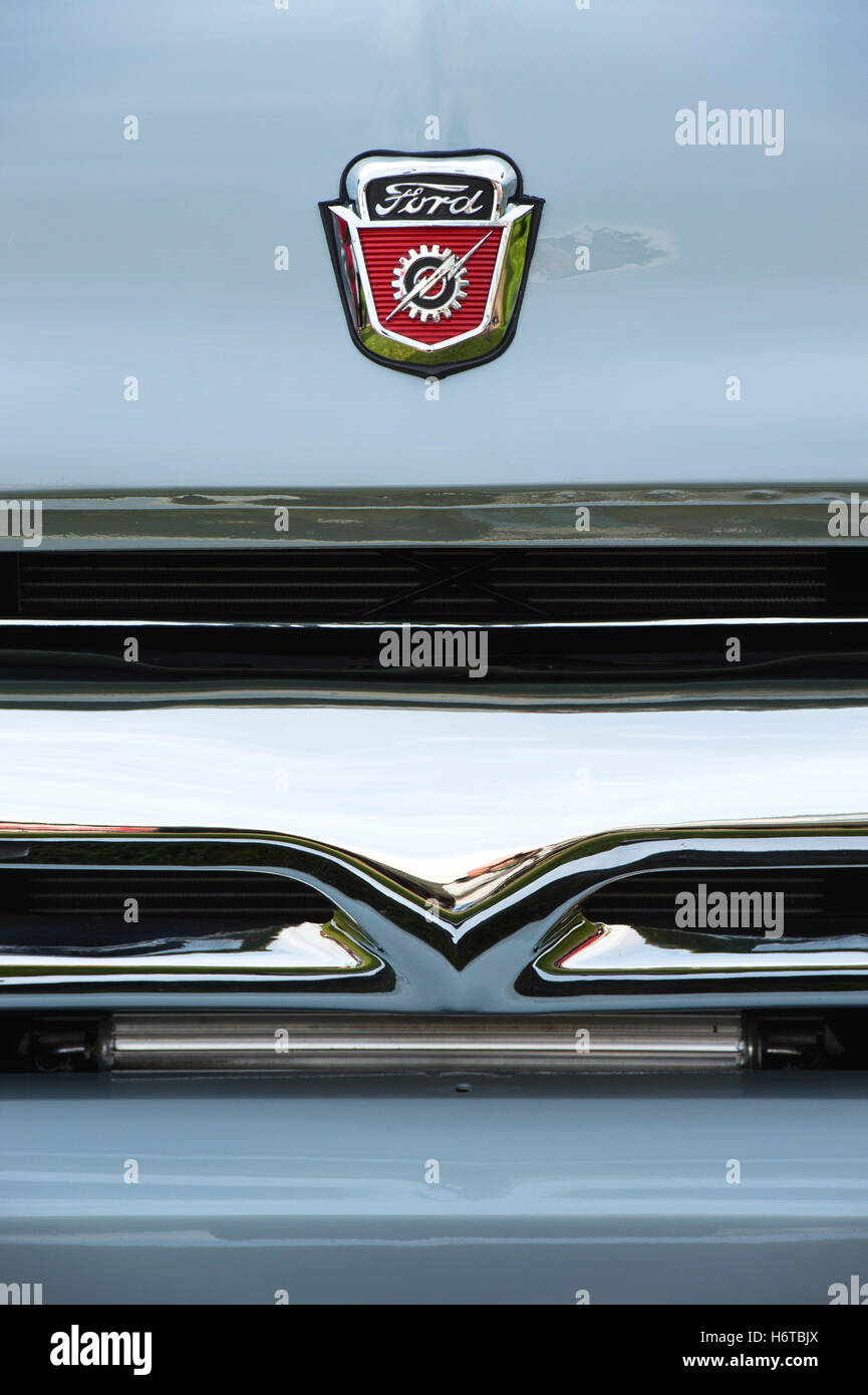 1953 Ford pick up truck front end. Classic vintage americano auto Foto Stock