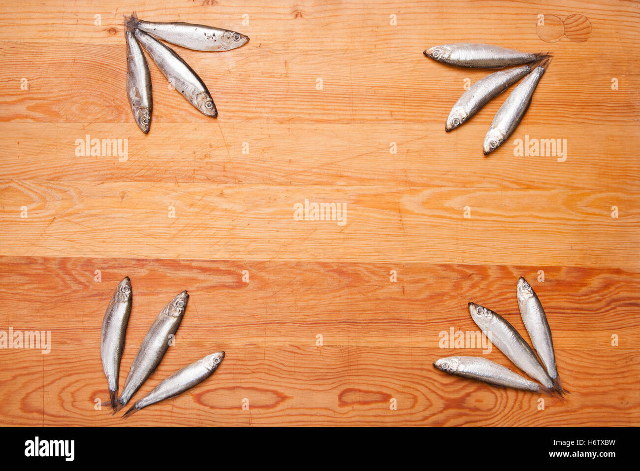 Cibo aliment sale guscio in legno argento freschezza piccolo piccolo breve angolo cucina di pesce Cucina cuochi bollire cottura per bollitura Foto Stock