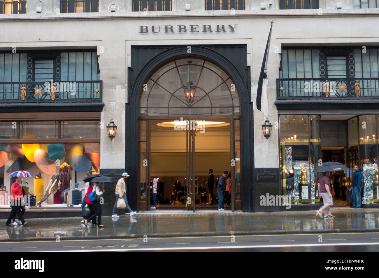 Burberry negozio in Regent Street a Londra Foto stock - Alamy