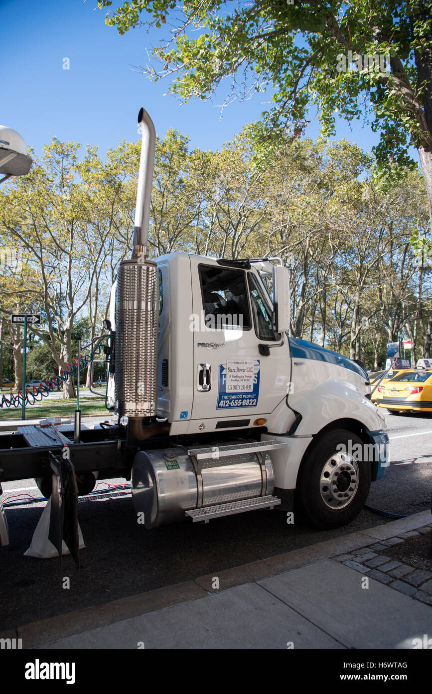 Upper West Side di New York STATI UNITI D'AMERICA troupe trasporto parcheggiato sul marciapiede Foto Stock