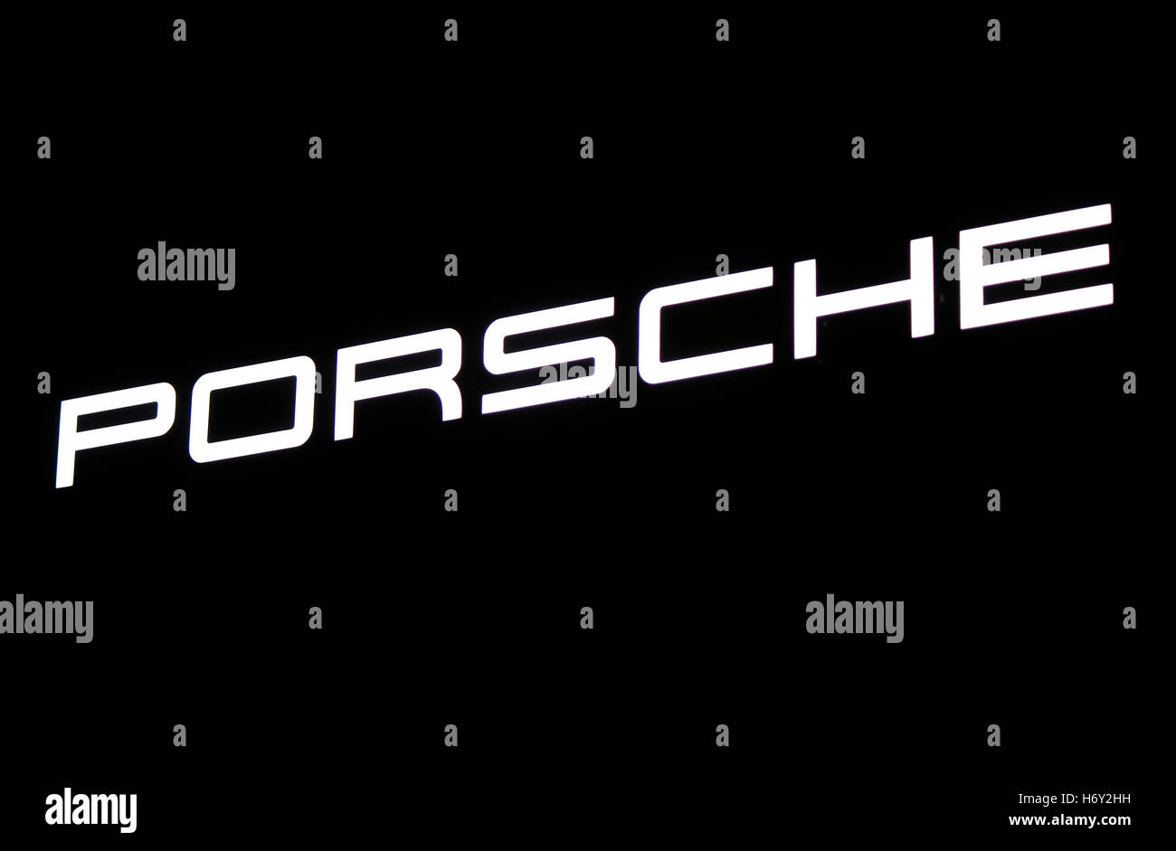 Das Logo der Marke "Porsche", Berlino. Foto Stock