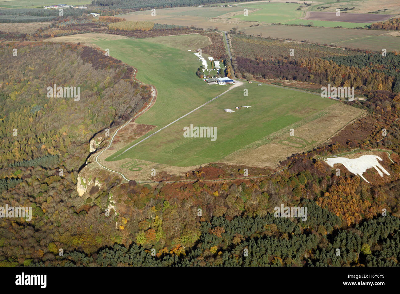 Vista aerea dello Yorkshire Parapendio Club a Sutton Bank & Kilburn White Horse, Regno Unito Foto Stock