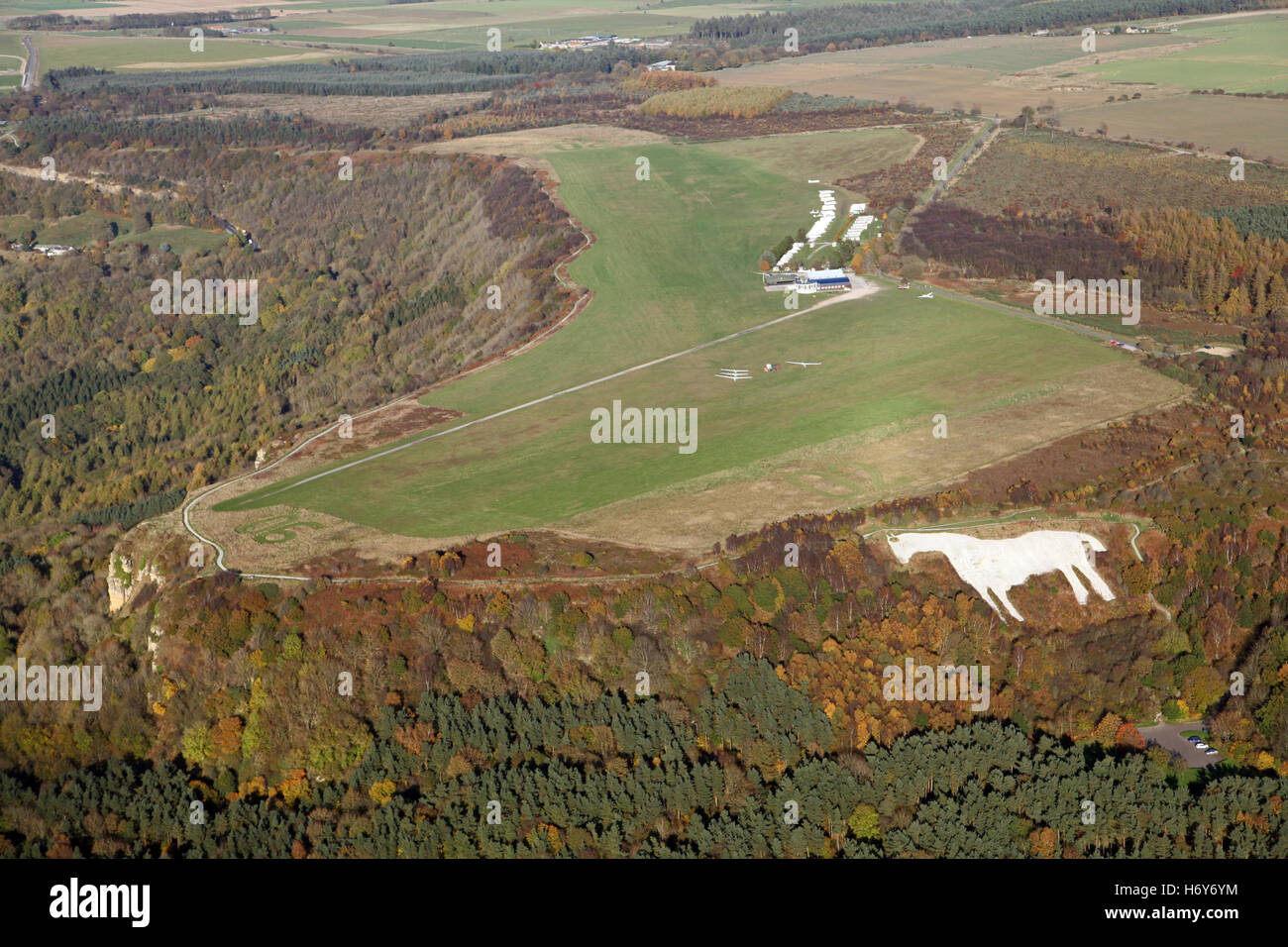 Vista aerea dello Yorkshire Parapendio Club a Sutton Bank & Kilburn White Horse, Regno Unito Foto Stock