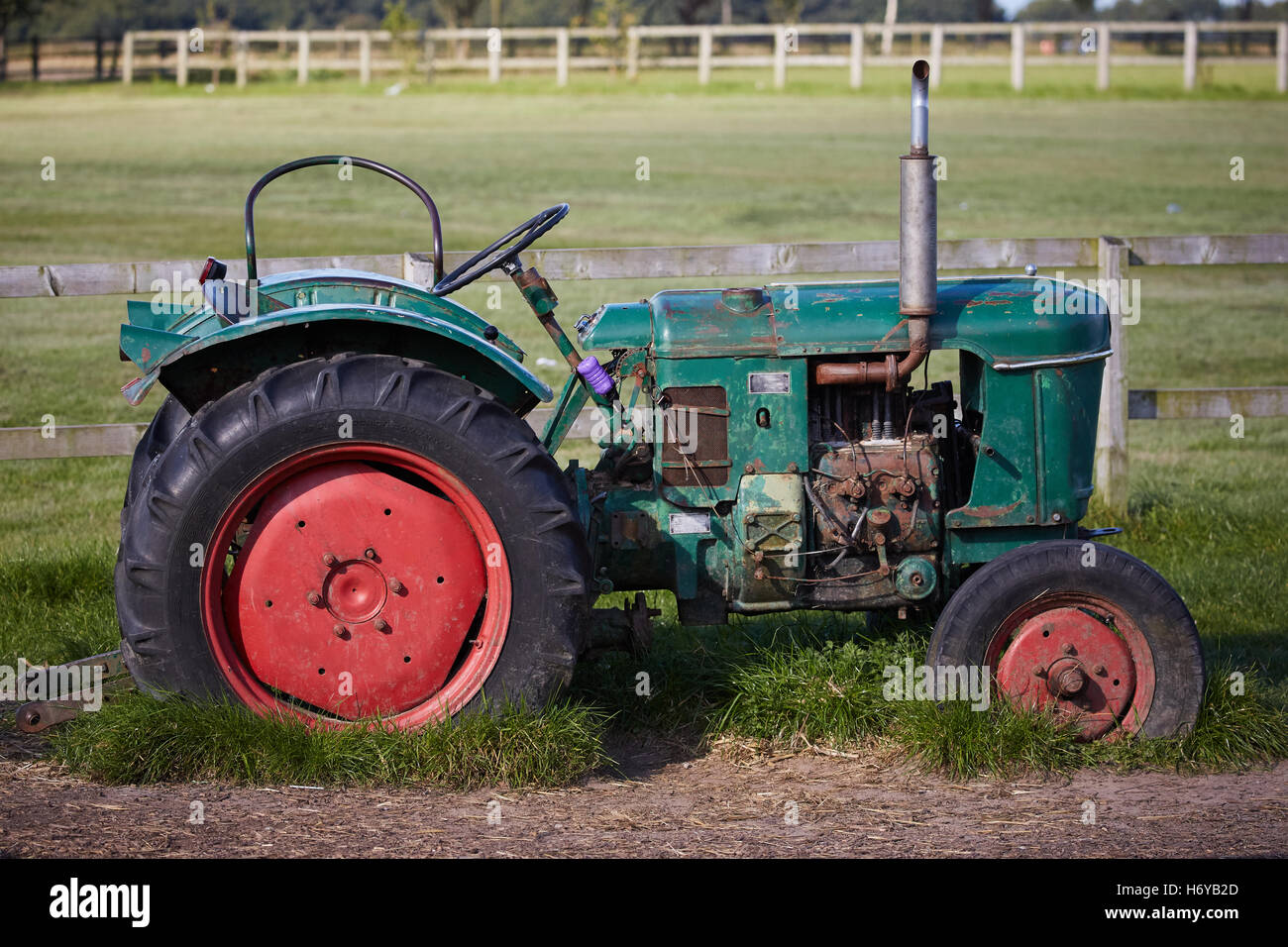 Kenyon hall farm parco giochi Parco del trattore aprire lo spazio pubblico di ricreazione ricreazione riprodurre i campi da gioco terra Parchi Tempo libero ilo Foto Stock