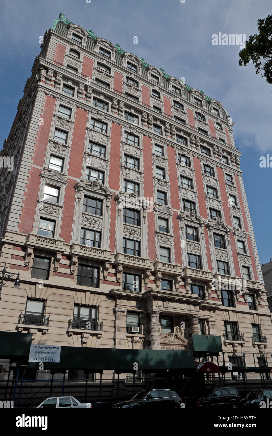 Il Kenilworth a 151 Central Park West, un Francese Secondo Impero-edificio di appartamenti in stile a Manhattan, New York, Stati Uniti. Foto Stock