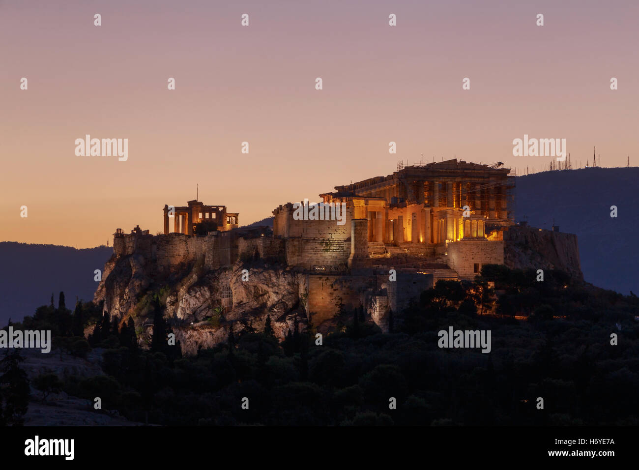 Vista sull'Acropoli di Atene di sunrise Foto Stock