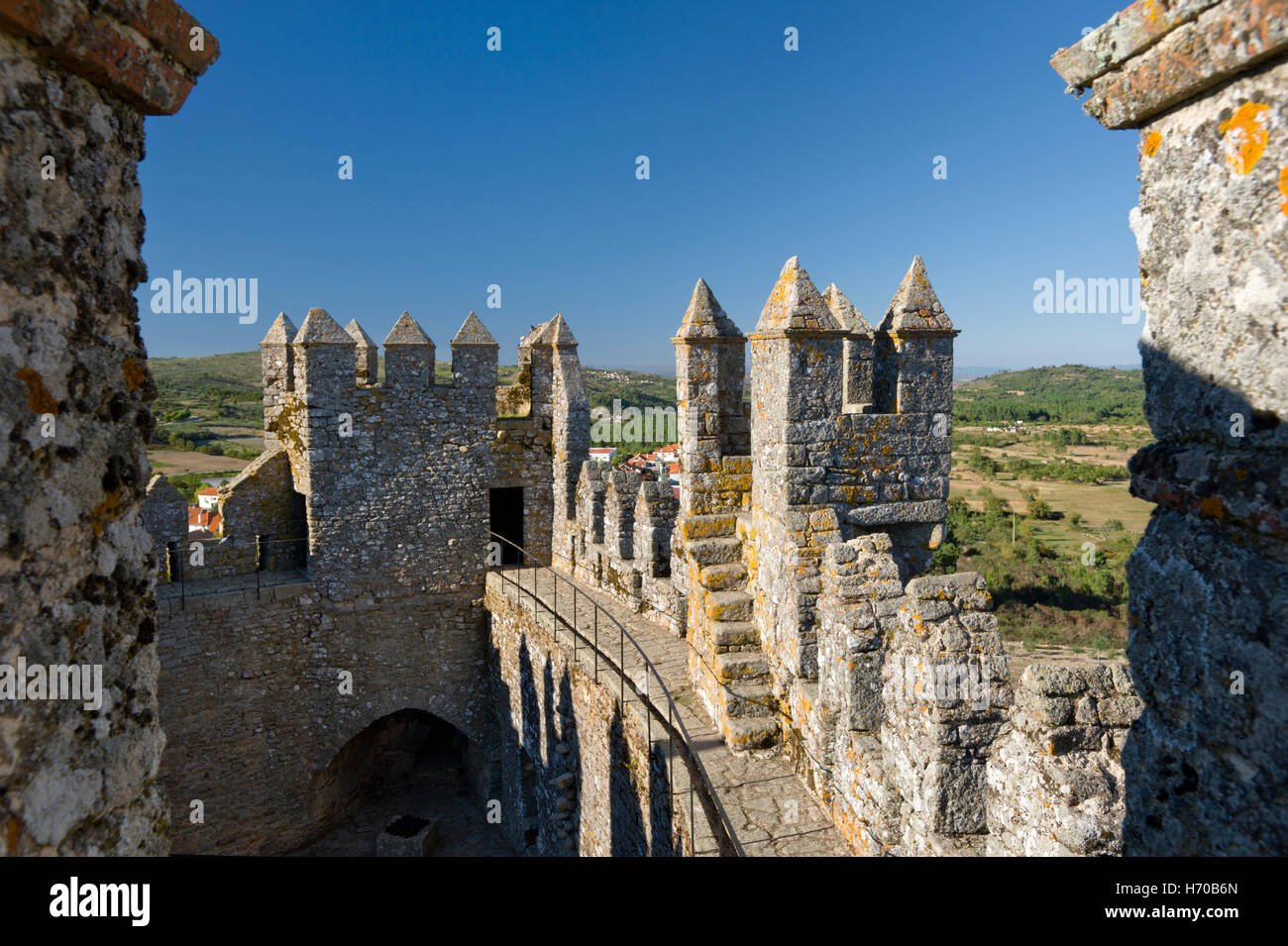 Il Portogallo, la Beira Alta, Penedono bastioni del castello Foto Stock