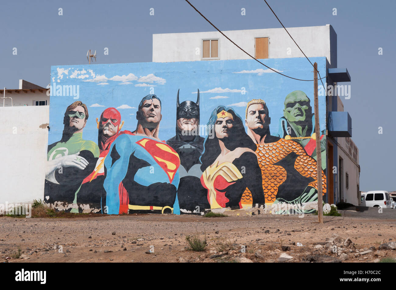 Fuerteventura Isole Canarie Spagna: un grande murale con supereroi su una parete in Puerto del Rosario, la capitale dell'isola Foto Stock