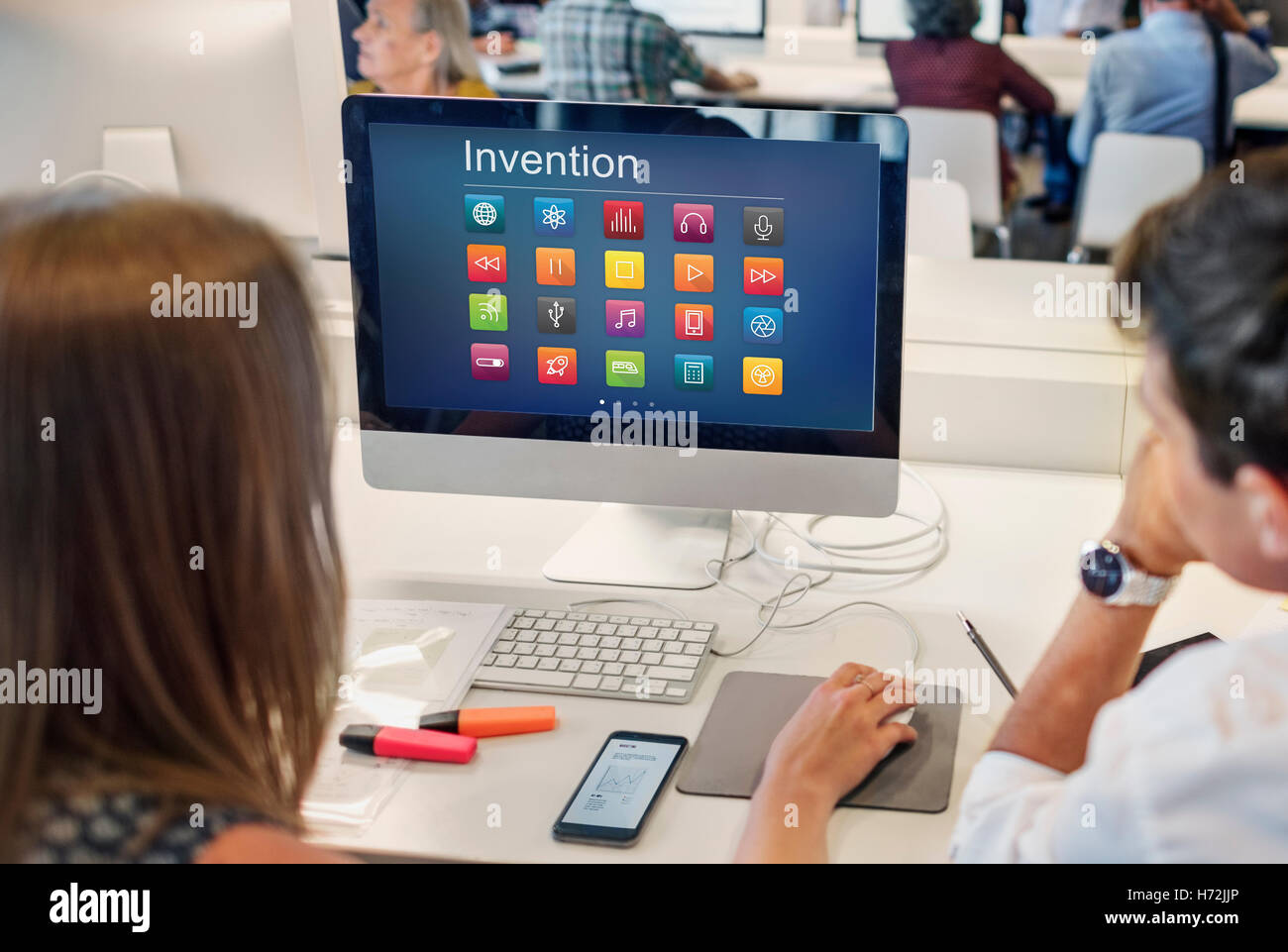 Collegamento multimediale di contenuti digitali concept futuristico Foto Stock