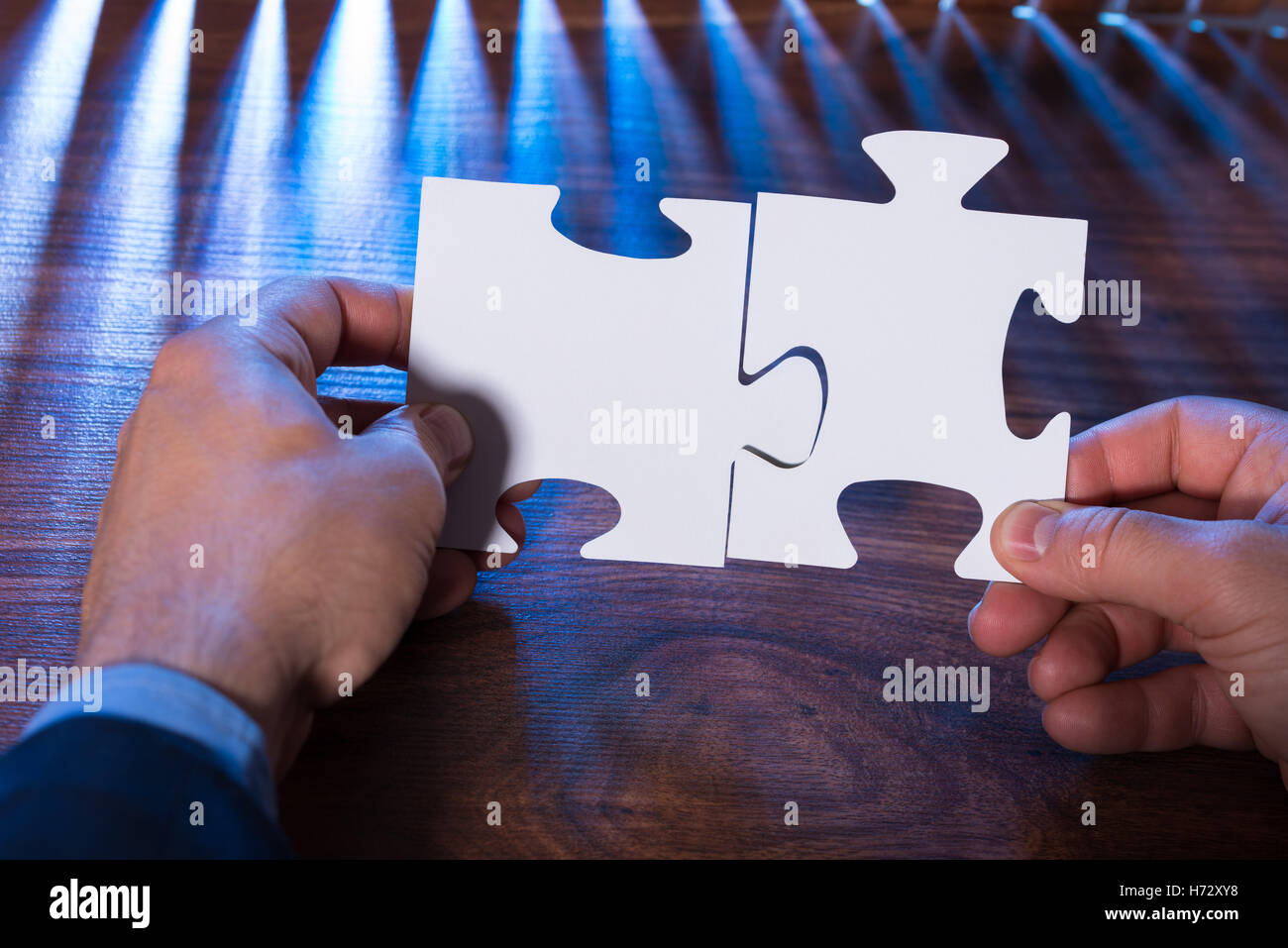 Gli esseri umani gli esseri umani persone persone folk Umano human essendo i rapporti aziendali trattare transazioni aziendali business lavoro business Foto Stock