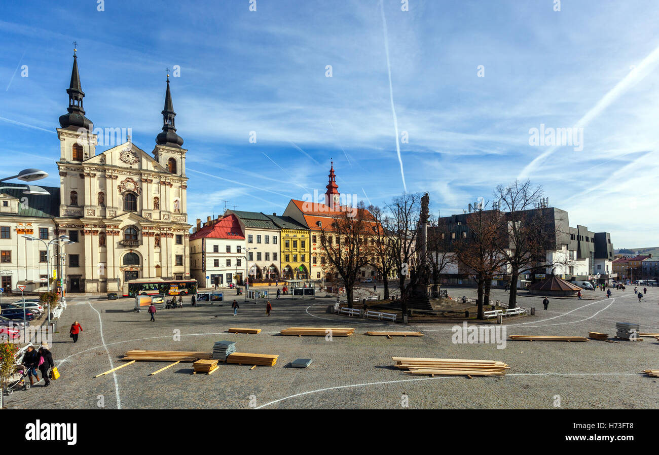 Jihlava, Piazza Masaryk con sant Ignazio di Loyola la Chiesa, municipio, Regione di Vysocina, Repubblica Ceca Foto Stock