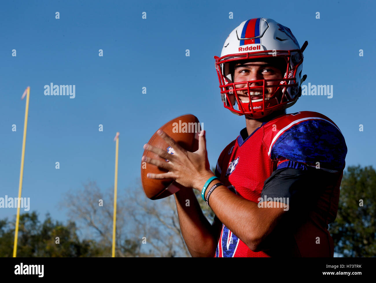 San Pietroburgo, Florida, Stati Uniti d'America. 1 Nov, 2016. DIRK SHADD | Orari.Northside Christian High School Quarterback Alstott Griffin, sul campo al lato Nord cristiano, 7777 62Nd Ave N. in San Pietroburgo. Griffin Alstott, che si appresta a portare il suo team nei playoff, è il figlio di Tampa Bay Bucs Super Bowl vincitore Mike Alstott. (Foto da pubblicare per la HS football playoff anteprima) © Dirk Shadd/Tampa Bay volte/ZUMA filo/Alamy Live News Foto Stock