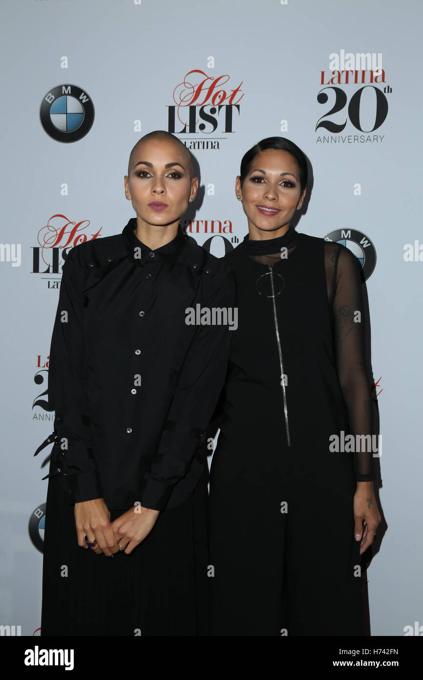 Los Angeles, Ca, Stati Uniti d'America. 02Nov, 2016. Nicole Albino, Natalie Albino, Nina Sky assiste Latina Magazine nel ventesimo anniversario celebrando 'Hollywood Hot List' Honorees a STK a Los Angeles il 2 novembre 2016 a Los Angeles, California. ( Credito: Parisa Afsahi/Media Punch)./Alamy Live News Foto Stock