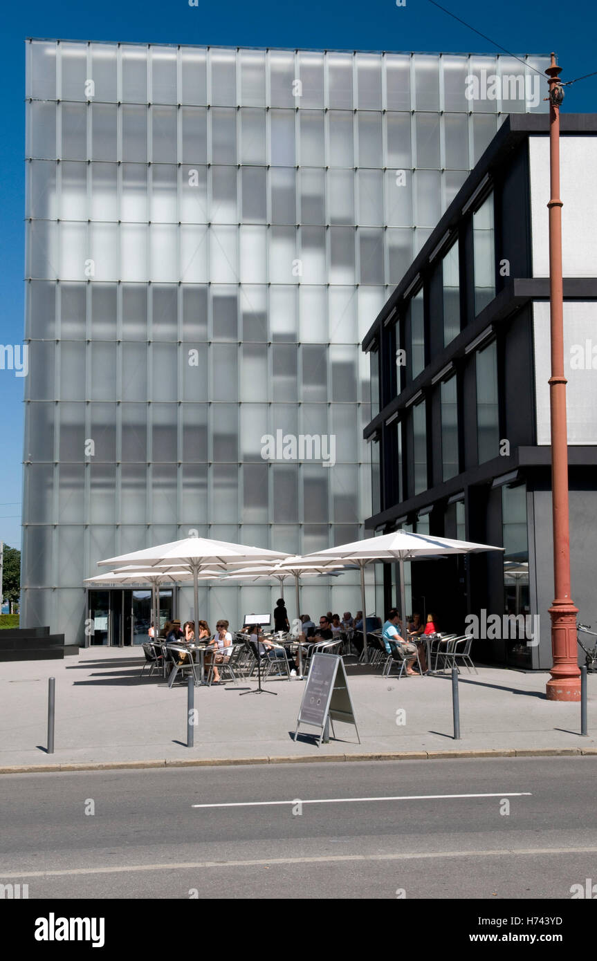 Il Kunsthaus Art Center e il ristorante, Bregenz, il lago di Costanza, Vorarlberg, Austria, Europa Foto Stock