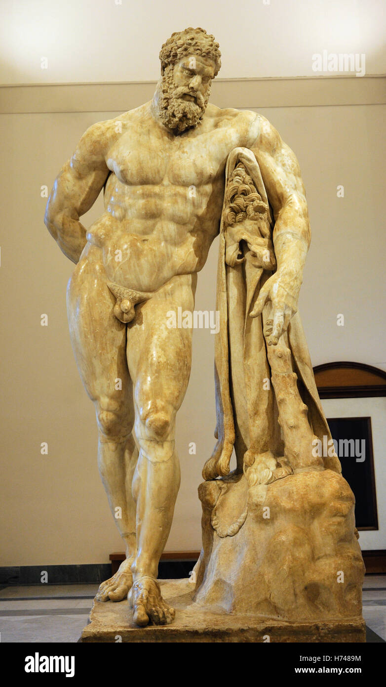 Ercole in riposo o Ercole Farnese. Copia romana, estremità 2nd-primi anni del III secolo d.c. da un originale greco della seconda metà del IV secolo A.C. Dalle Terme di Caracalla a Roma. Museo Archeologico Nazionale di Napoli. L'Italia. Foto Stock
