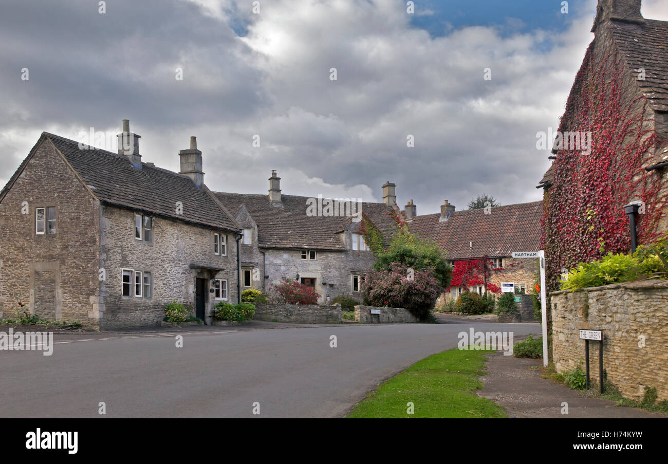 Case vacanze nel villaggio di Biddlestone nel Cotswold, Wiltshire, Inghilterra Foto Stock