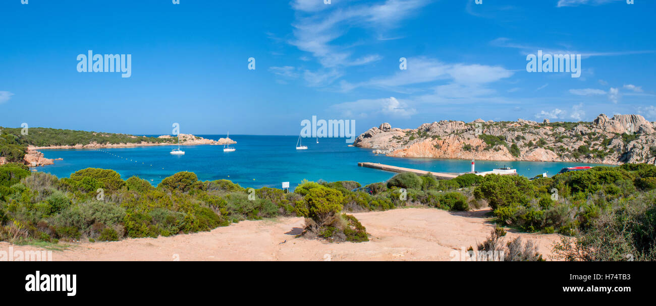 L'insolito graniti rosa look ancora più colorata accanto al mare, l'arcipelago della maddalena, Sardegna, Italia Foto Stock