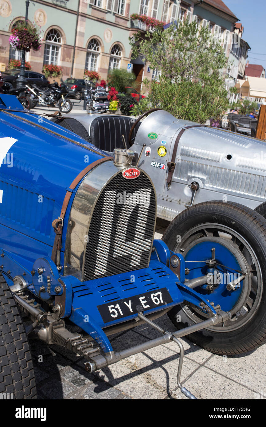 Bugatti automobili sul display a Molsheim in Francia Foto Stock