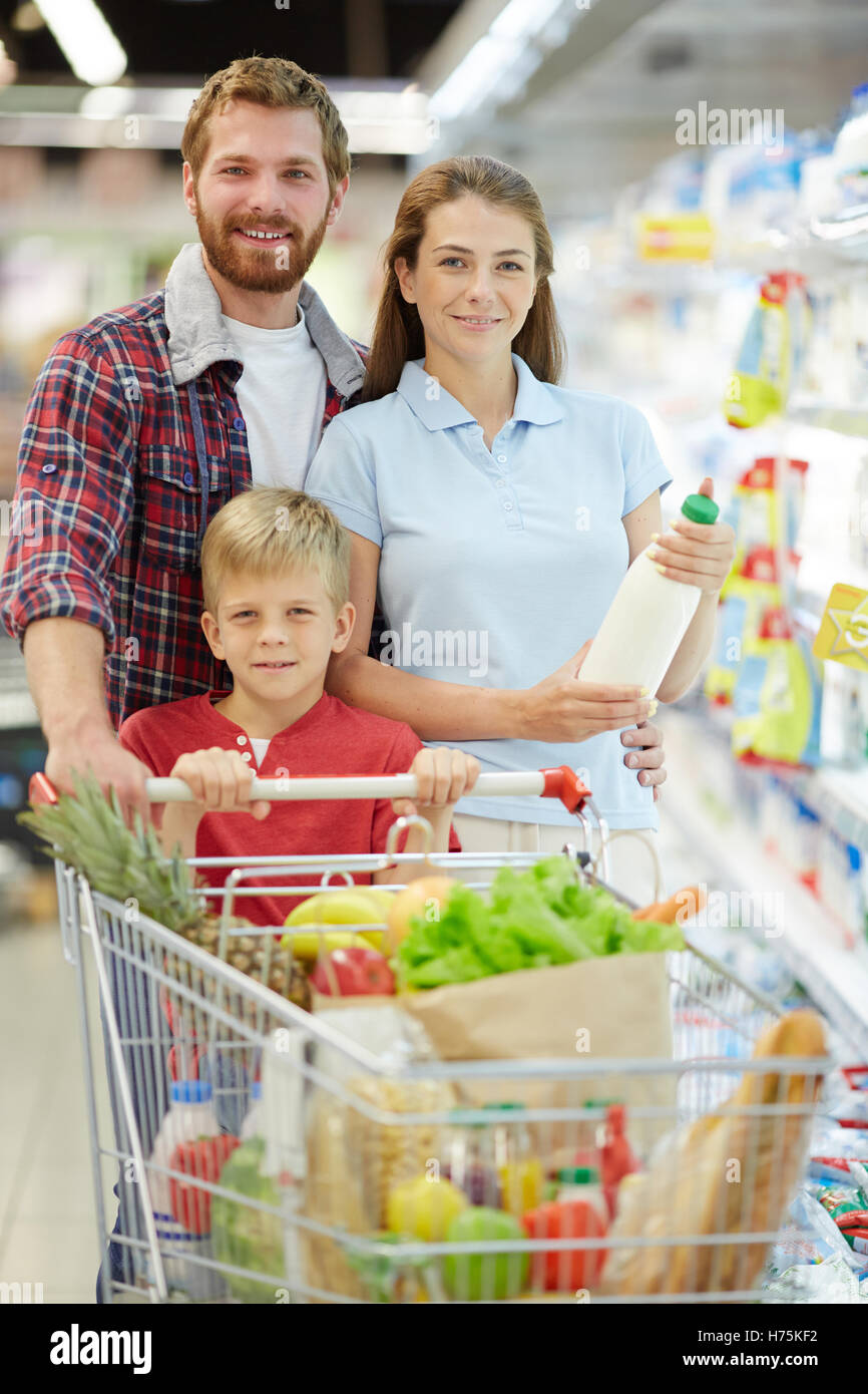 Acquisto di prodotti alimentari Foto Stock