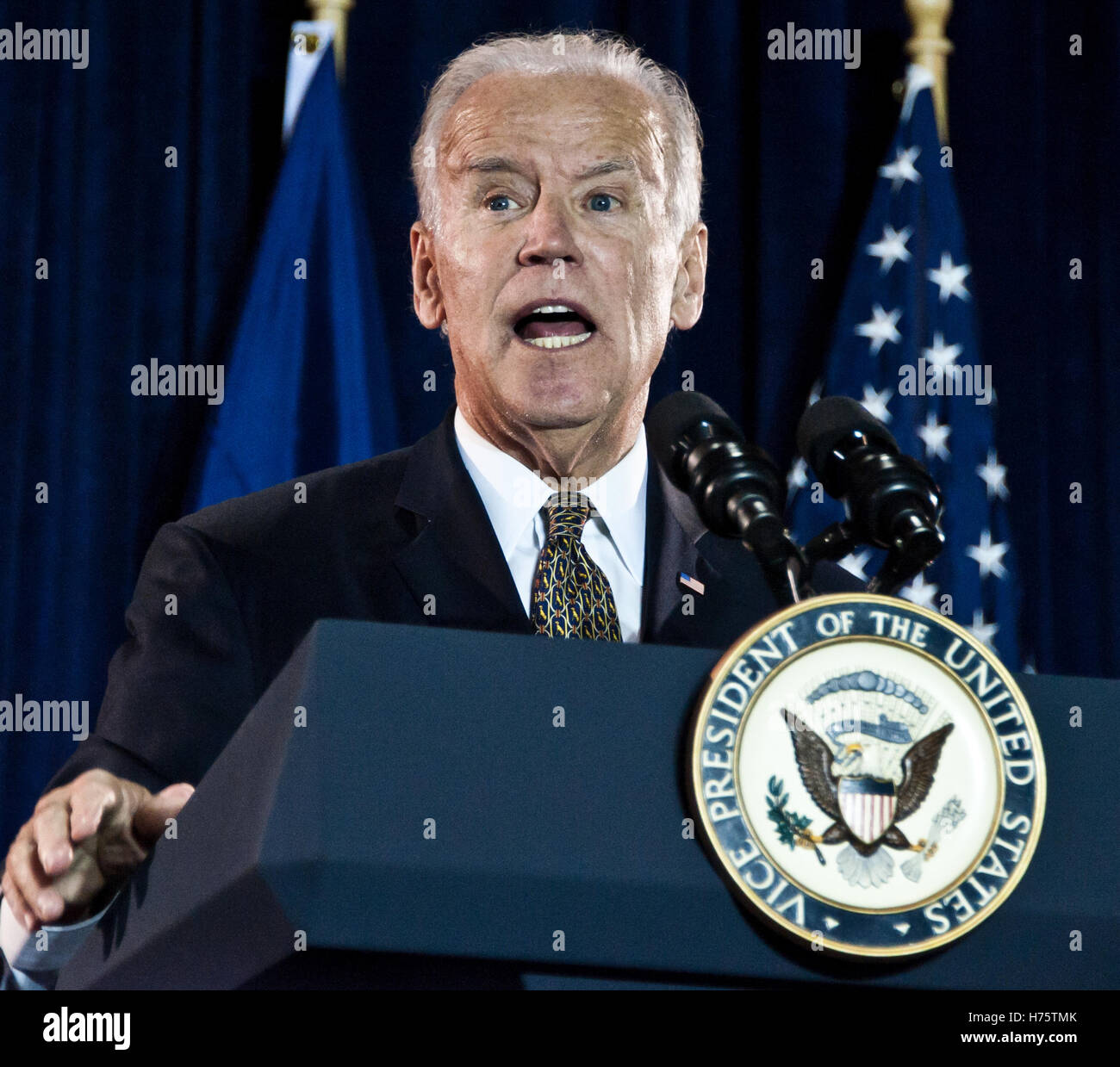 Philadelphia, PA, Stati Uniti d'America. Il 31 ottobre, 2016. Vice presidente Joe Biden campagne per Hillary Clinton. © Paul Froggatt/FamousPix/Alamy Stock Photo Foto Stock