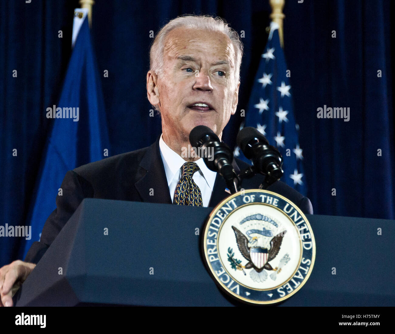 Philadelphia, PA, Stati Uniti d'America. Il 31 ottobre, 2016. Vice presidente Joe Biden campagne per Hillary Clinton. © Paul Froggatt/FamousPix/Alamy Stock Photo Foto Stock