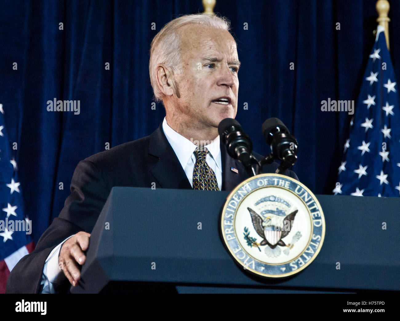 Philadelphia, PA, Stati Uniti d'America. Il 31 ottobre, 2016. Vice presidente Joe Biden campagne per Hillary Clinton. © Paul Froggatt/FamousPix/Alamy Stock Photo Foto Stock