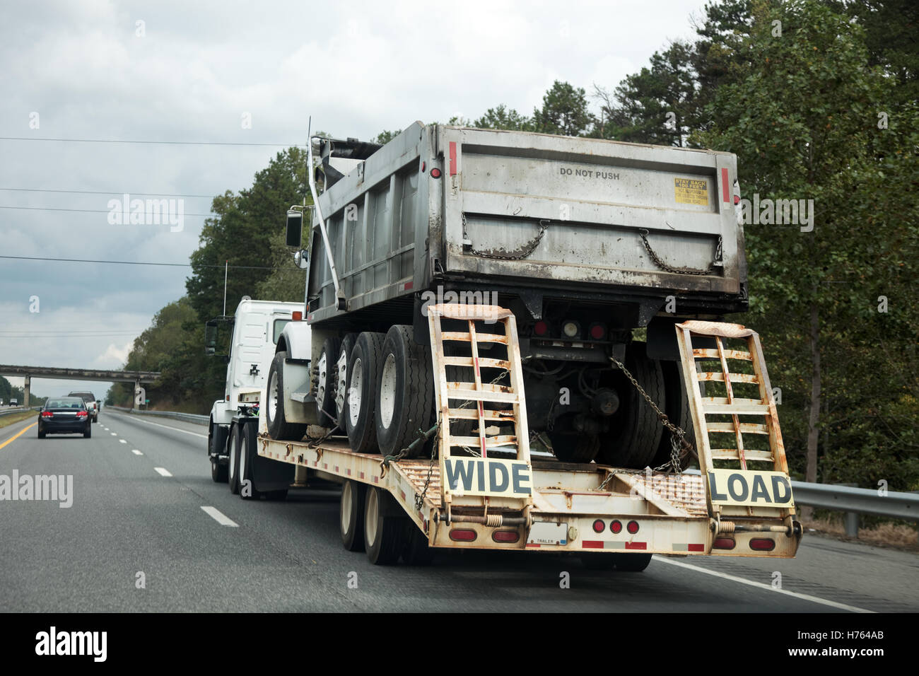 Pianale semi costruzione di traino carrello Foto Stock