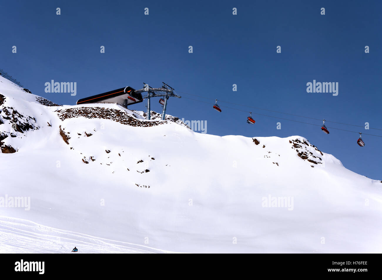 Seggiovia stazione superiore in Solden, stazione di sci alpino nelle Alpi Otztal in Austria Foto Stock