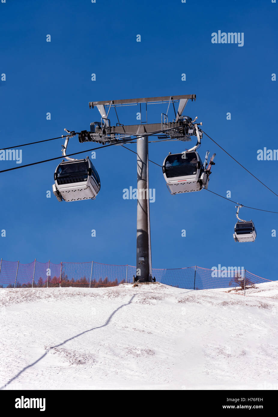 Ovovia con una pole nelle Alpi, Tirolo, Austria Foto Stock