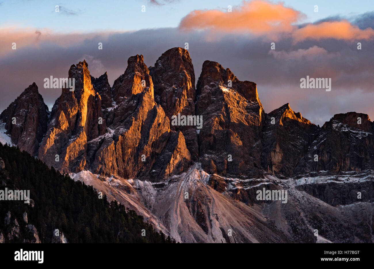 Odle mountain range al tramonto, Dolomiti, Italia Foto Stock