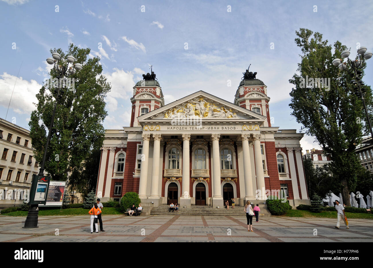 Teatro Nazionale Ivan Vazov, Sofia, Bulgaria. Vista del teatro della facciata Foto Stock