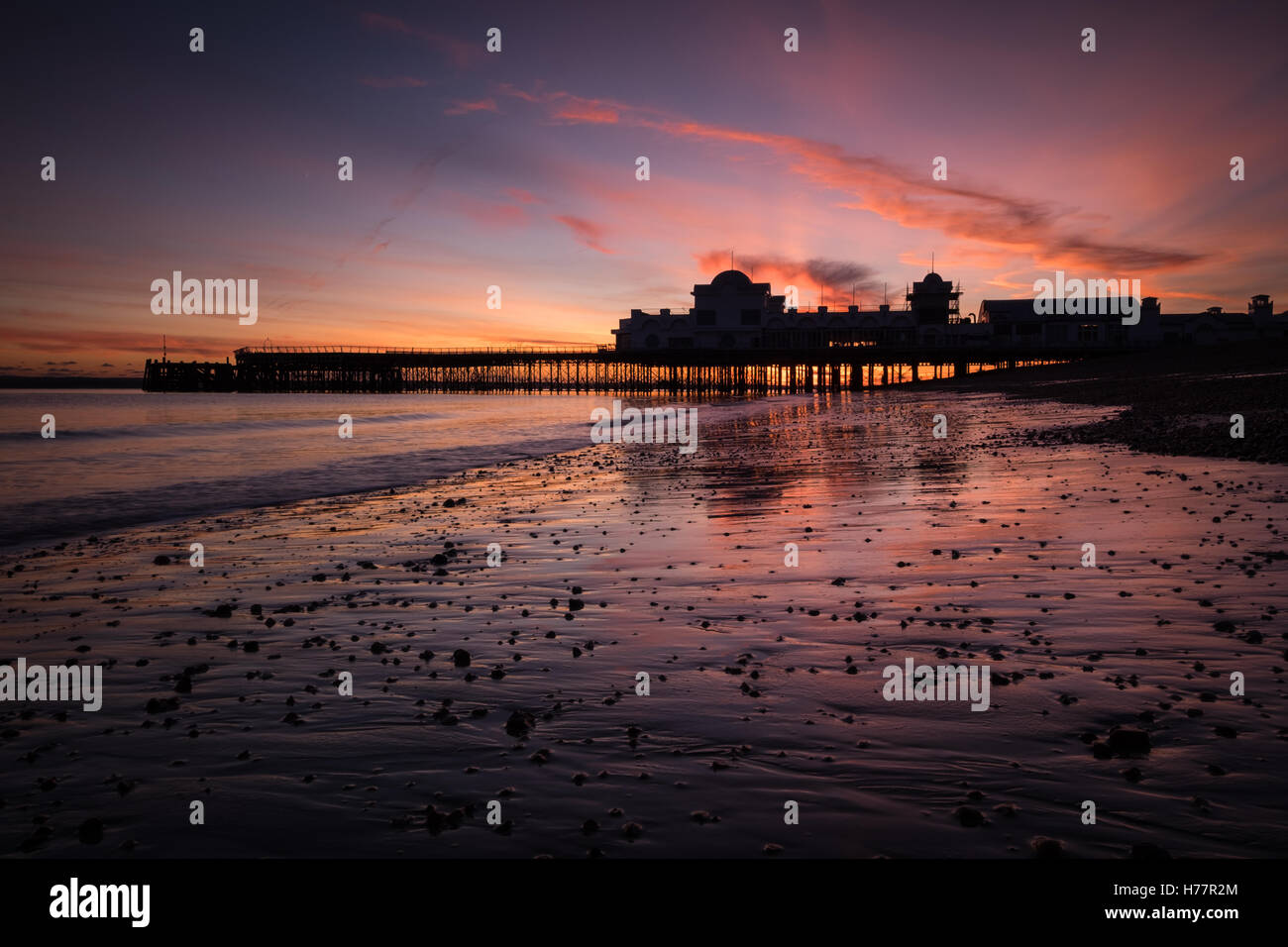 Tramonto a South Parade Pier a Southsea, Hampshire. Foto Stock