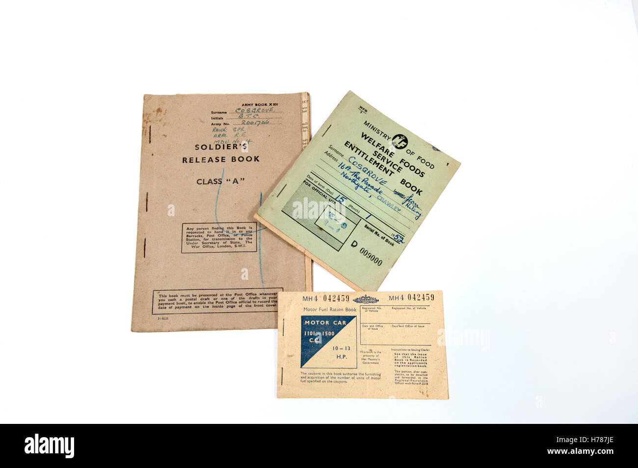 Una selezione di carte di identità e razione di libri dal Regno Unito nel 1940 - 1950S Foto Stock