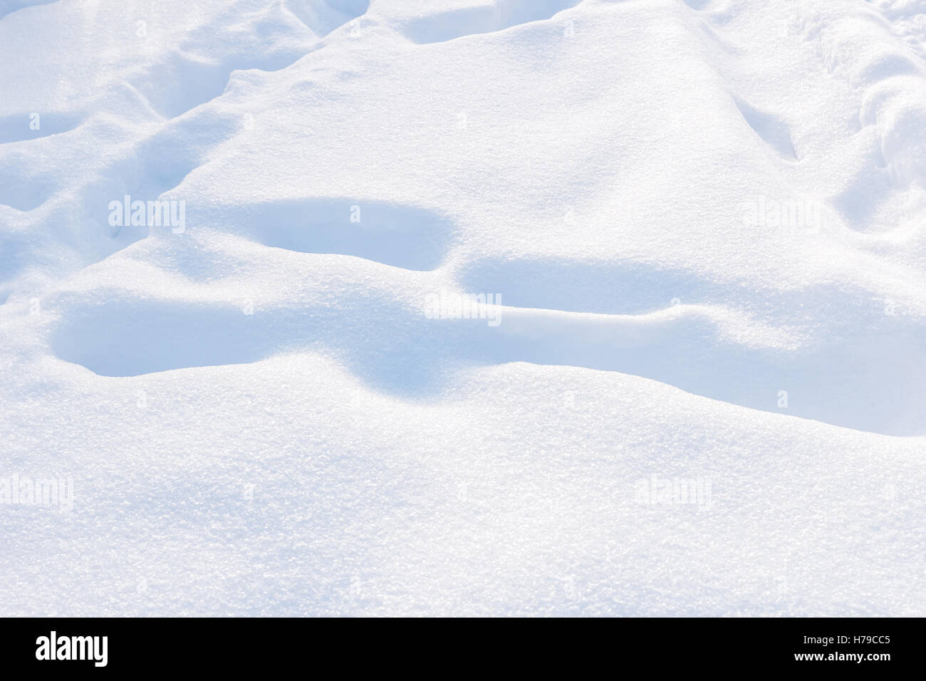 Gara Orme nella neve in inverno pieno di sole giorno Foto Stock