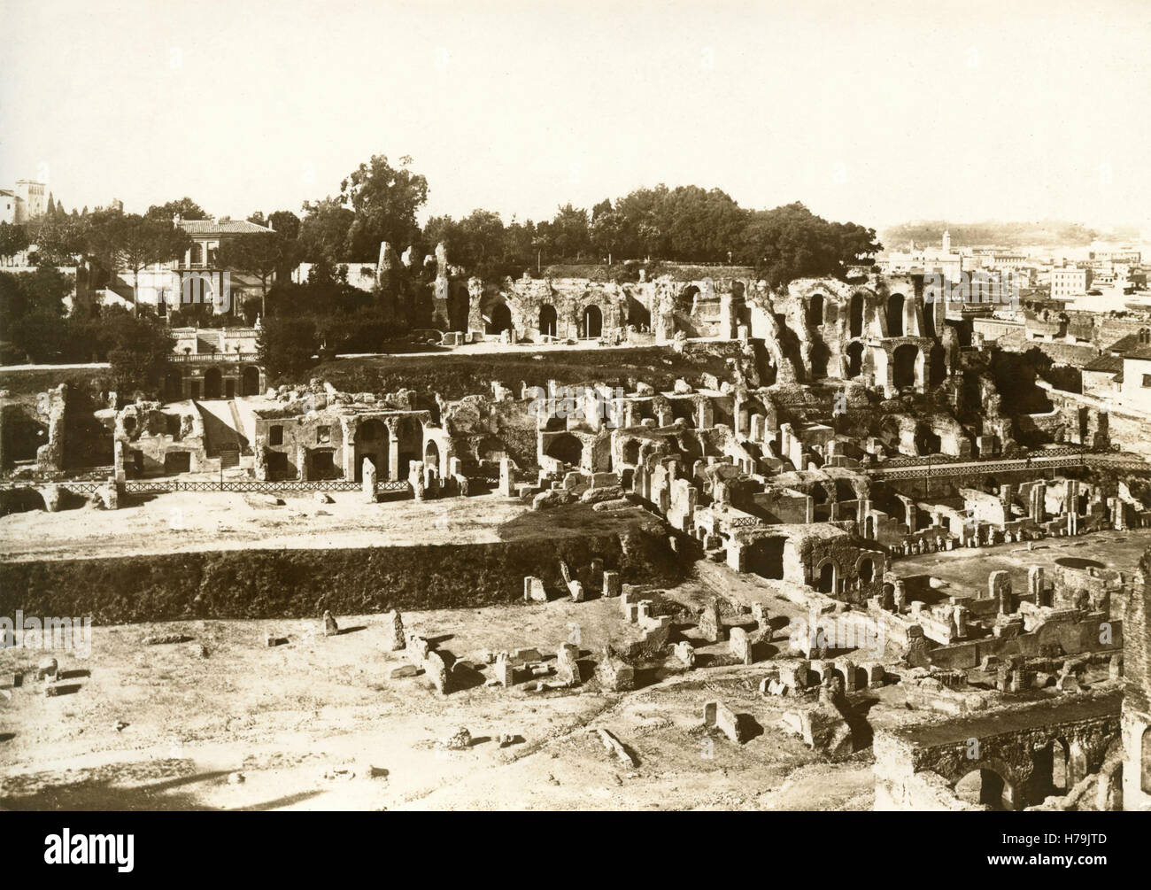 Vista di resti romani, Roma, Italia Foto Stock