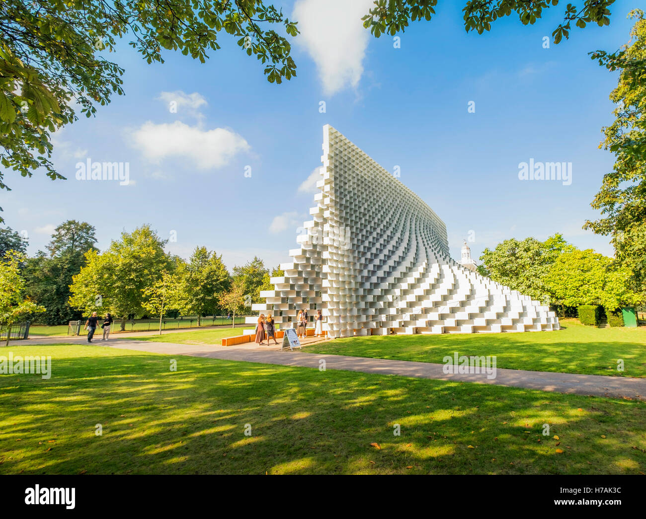 Il Serpentine Pavilion 2016, Kensington Gardens, Londra, Regno Unito. Foto Stock