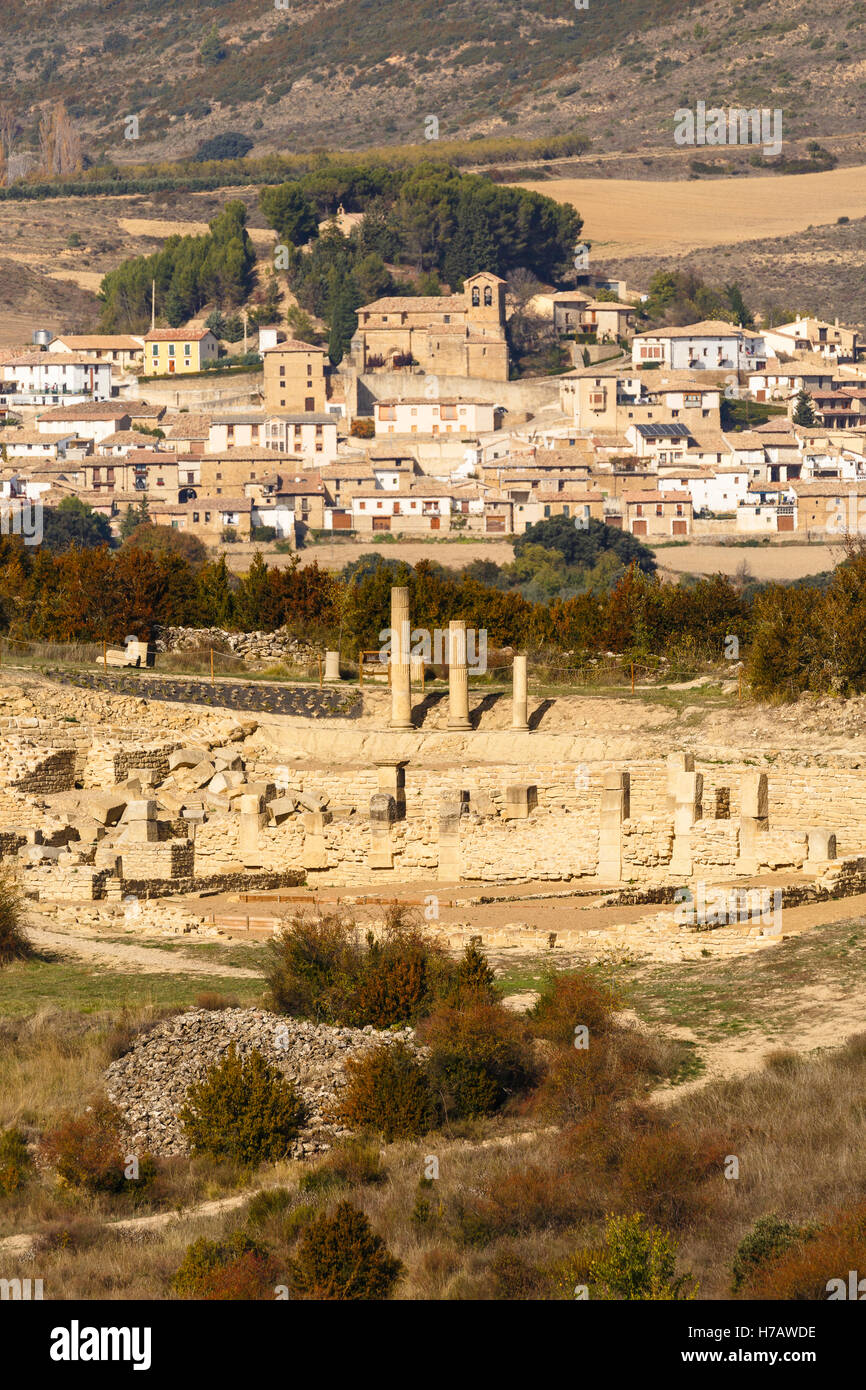 Santa Criz città romana rovine e Eslava village. Provincia di Navarra. Spagna Foto Stock