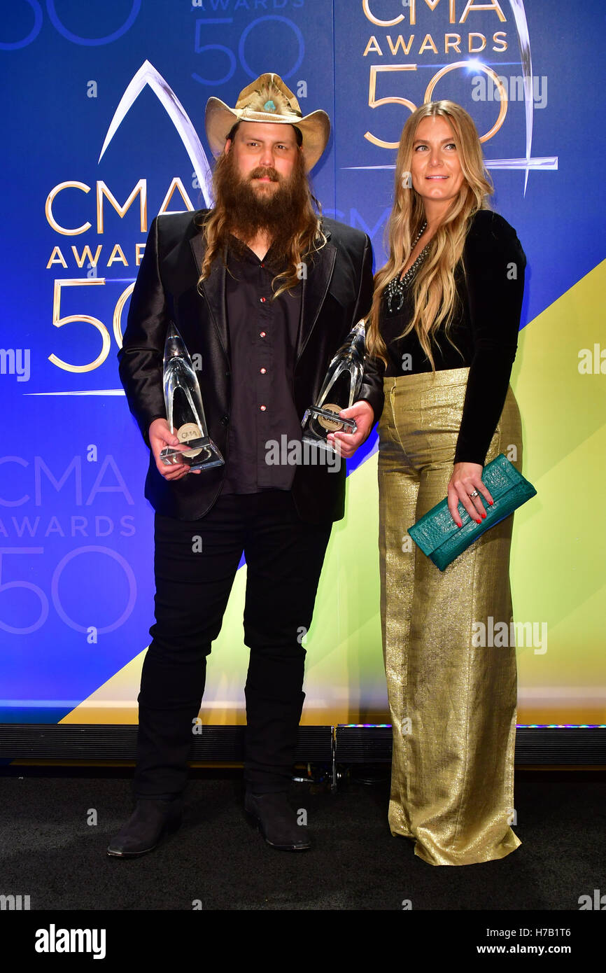 Nashville, TN, Stati Uniti d'America. 2° Nov, 2016. 02 Novembre 2016 - Nashville, Tennessee - Chris & Morgane Stapleton. Cinquantesimo annuale Premi CMA, CMA Awards 2016, Musica Country più grande notte, tenutosi a Bridgestone Arena. Photo credit: Mickey Bernal/AdMedia © Mickey Bernal/AdMedia/ZUMA filo/Alamy Live News Foto Stock