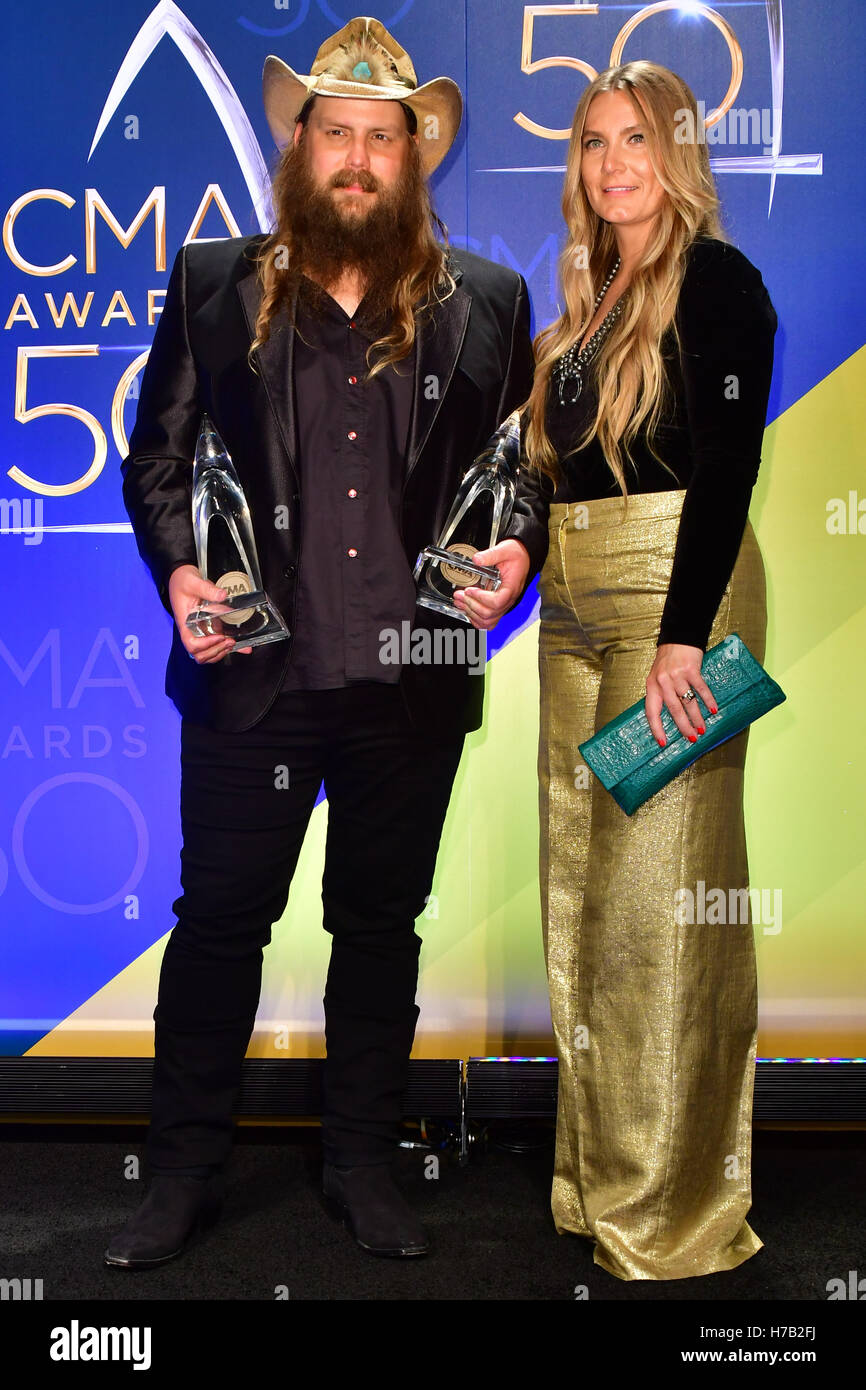 Nashville, TN, Stati Uniti d'America. 2° Nov, 2016. 02 Novembre 2016 - Nashville, Tennessee - Chris & Morgane Stapleton. Cinquantesimo annuale Premi CMA, CMA Awards 2016, Musica Country più grande notte, tenutosi a Bridgestone Arena. Photo credit: Mickey Bernal/AdMedia © Mickey Bernal/AdMedia/ZUMA filo/Alamy Live News Foto Stock