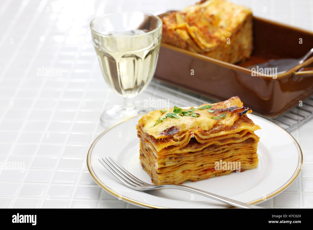 Le lasagne alla bolognese, cucina italiana Foto Stock