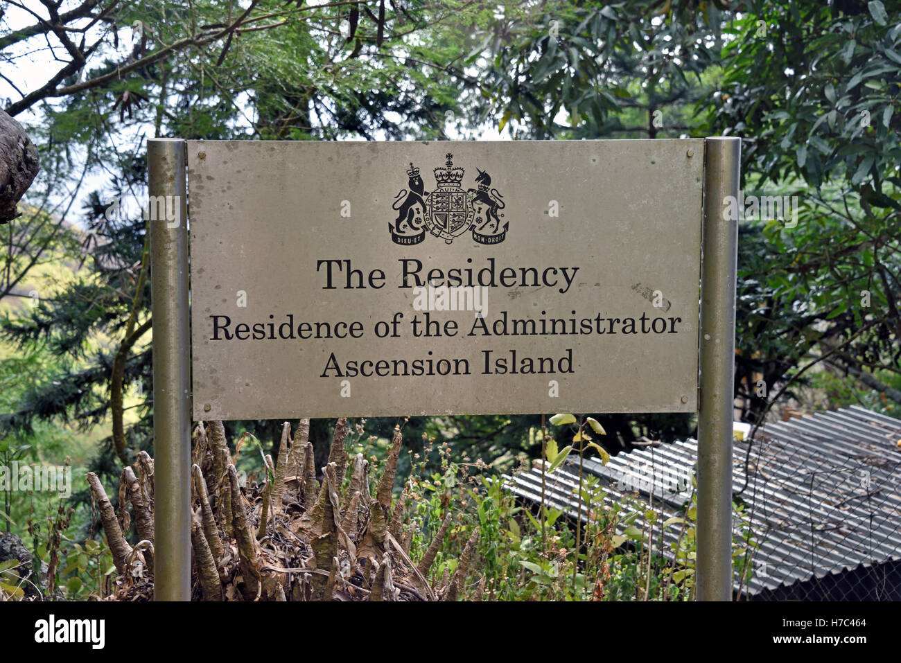 Il permesso di firmare all'entrata dell'Isola di Ascensione dell'amministratore del Residence un ex ospedale noto come 'Il San'. Foto Stock