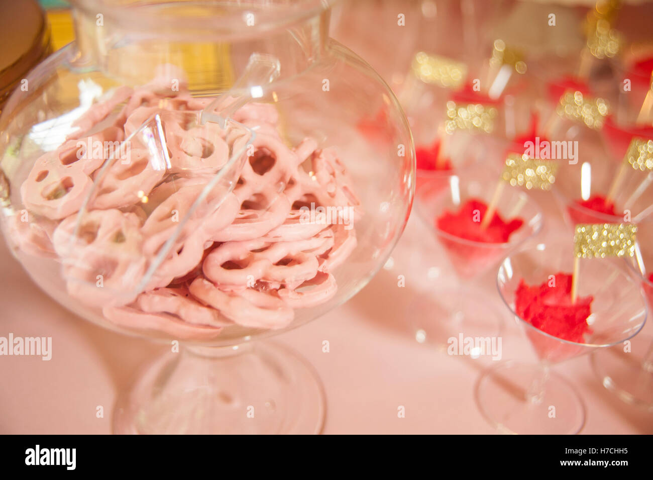 Parte i dolci e la celebrazione di compleanno. Dolci per i bambini . Foto Stock