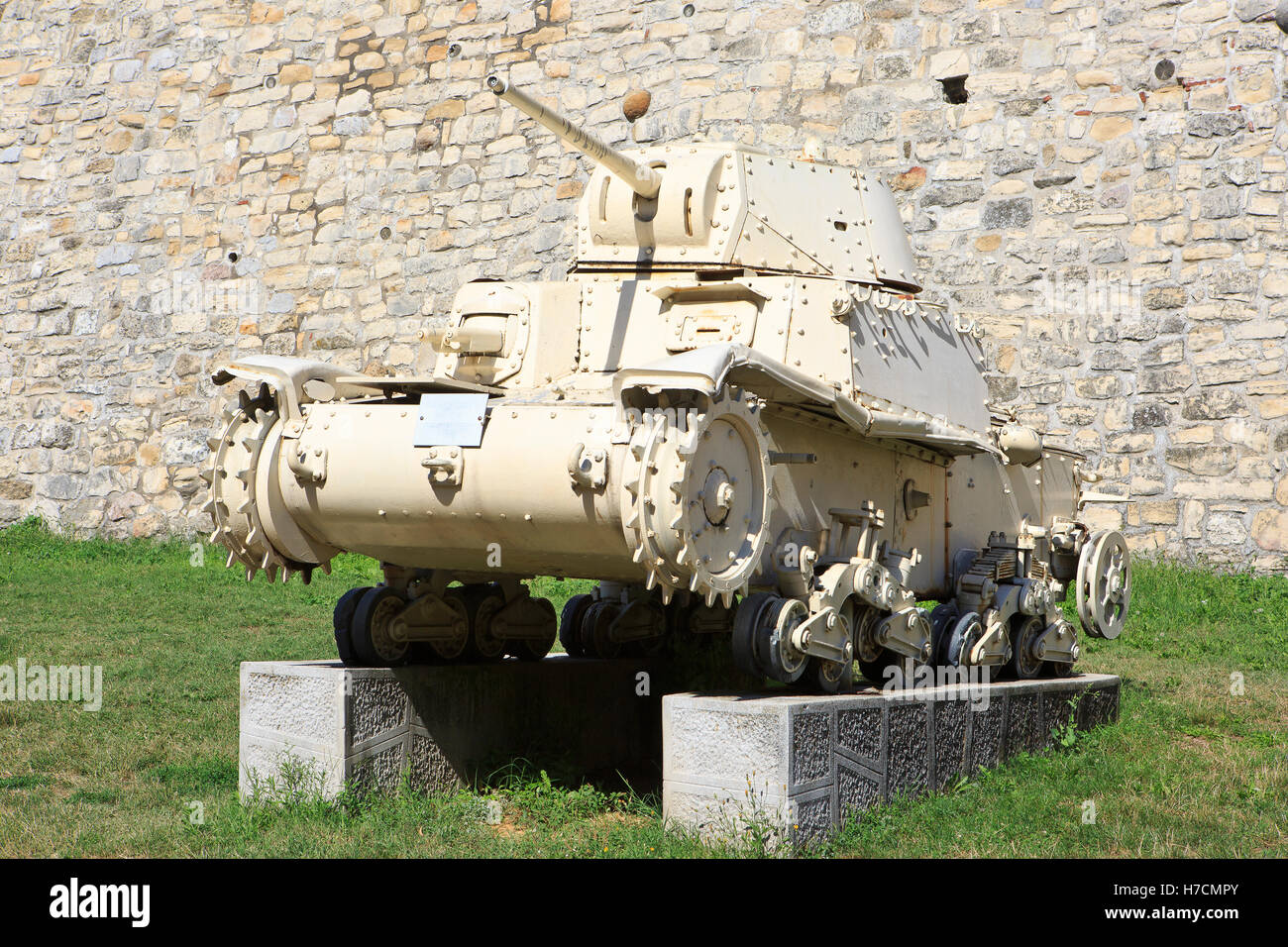 L'Italiano serbatoio mezzo Carro Armato M13/40 - Fiat-Ansaldo M13/40 (costruito nel 1940) presso il Museo Militare di Belgrado, Serbia Foto Stock
