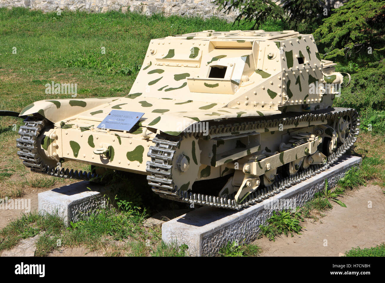 La tankette italiano L3/35 o carro Veloce CV-35 (in servizio 1935-1944) presso il Museo Militare di Belgrado, Serbia Foto Stock